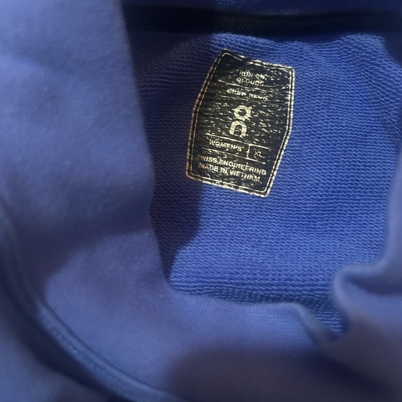 ON Running On Cloud Movement Long Sleeve Crewneck Sweater Relaxed Fit - Picture 5 of 6